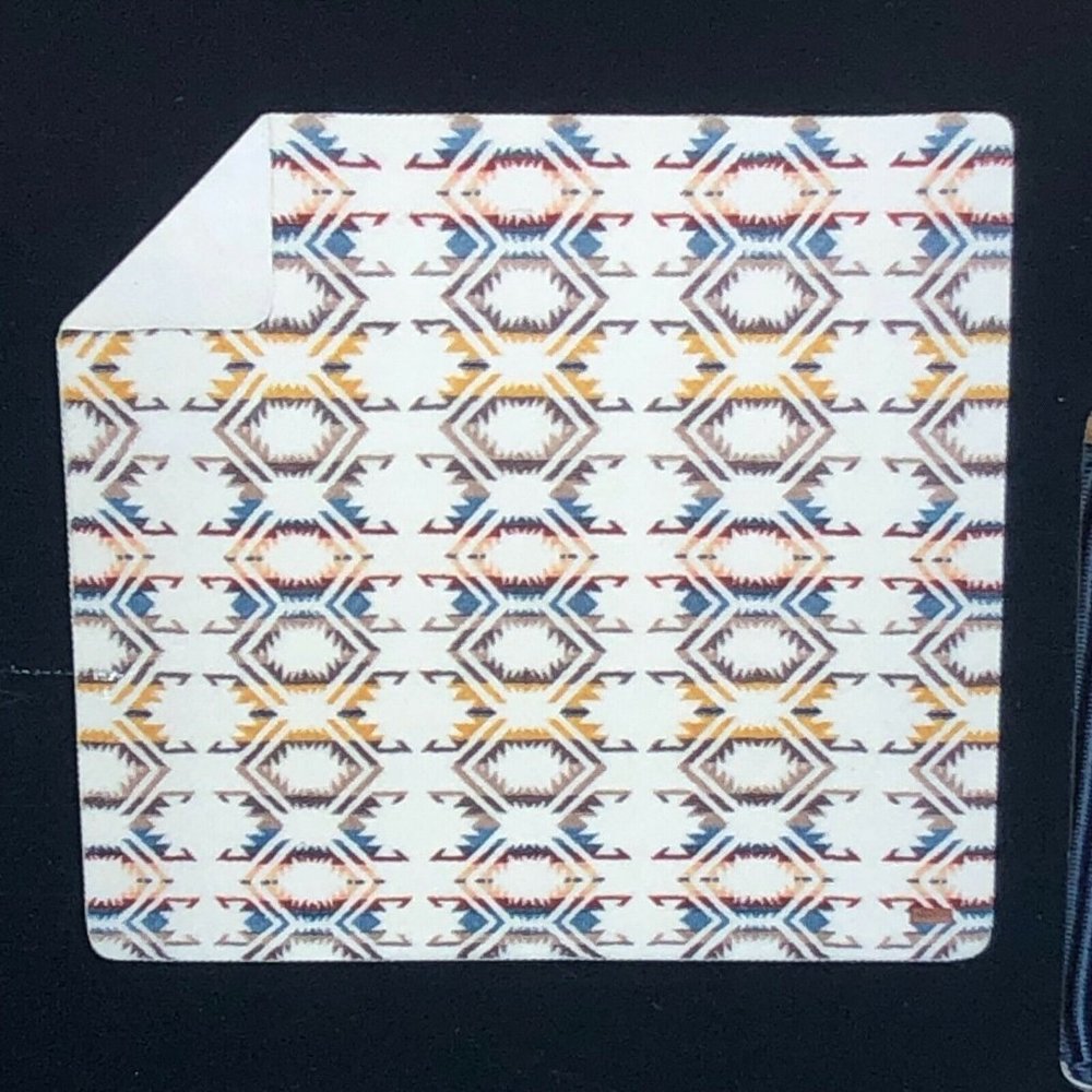 Pendleton Sherpa Fleece Blanket King White S Multi New 112 X 92 Inches New - Picture 7 of 11